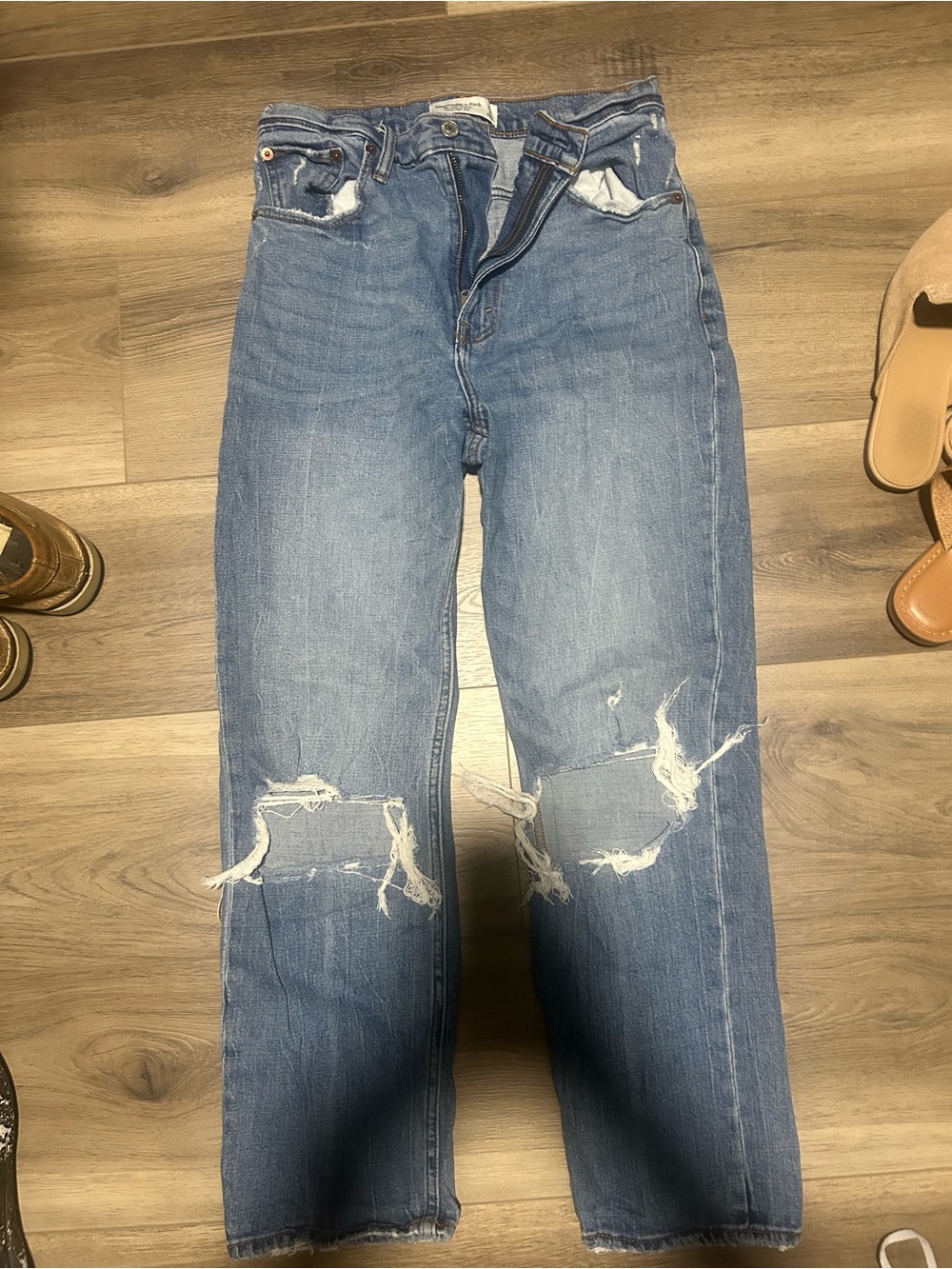 Abercrombie the ankle straight ultra high rise- size 6R